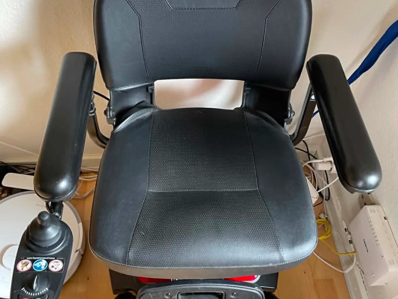 Billede 2 - Pride Mobility Go Chair el-kørestol – Som ny (Brug