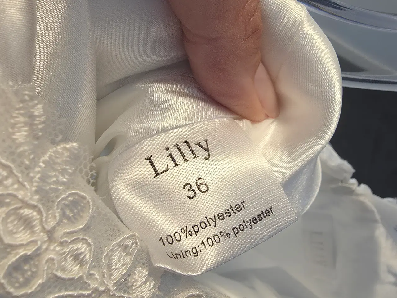 Billede 8 - Konfirmations kjole med lynlås og blonde ærmer.