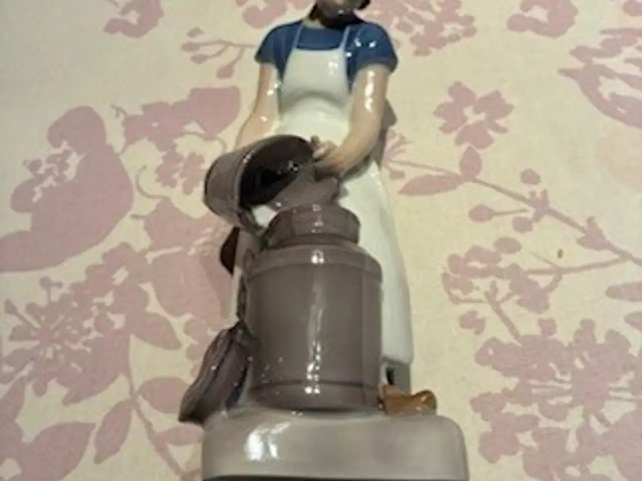 Billede 1 - Figur af Malkepige