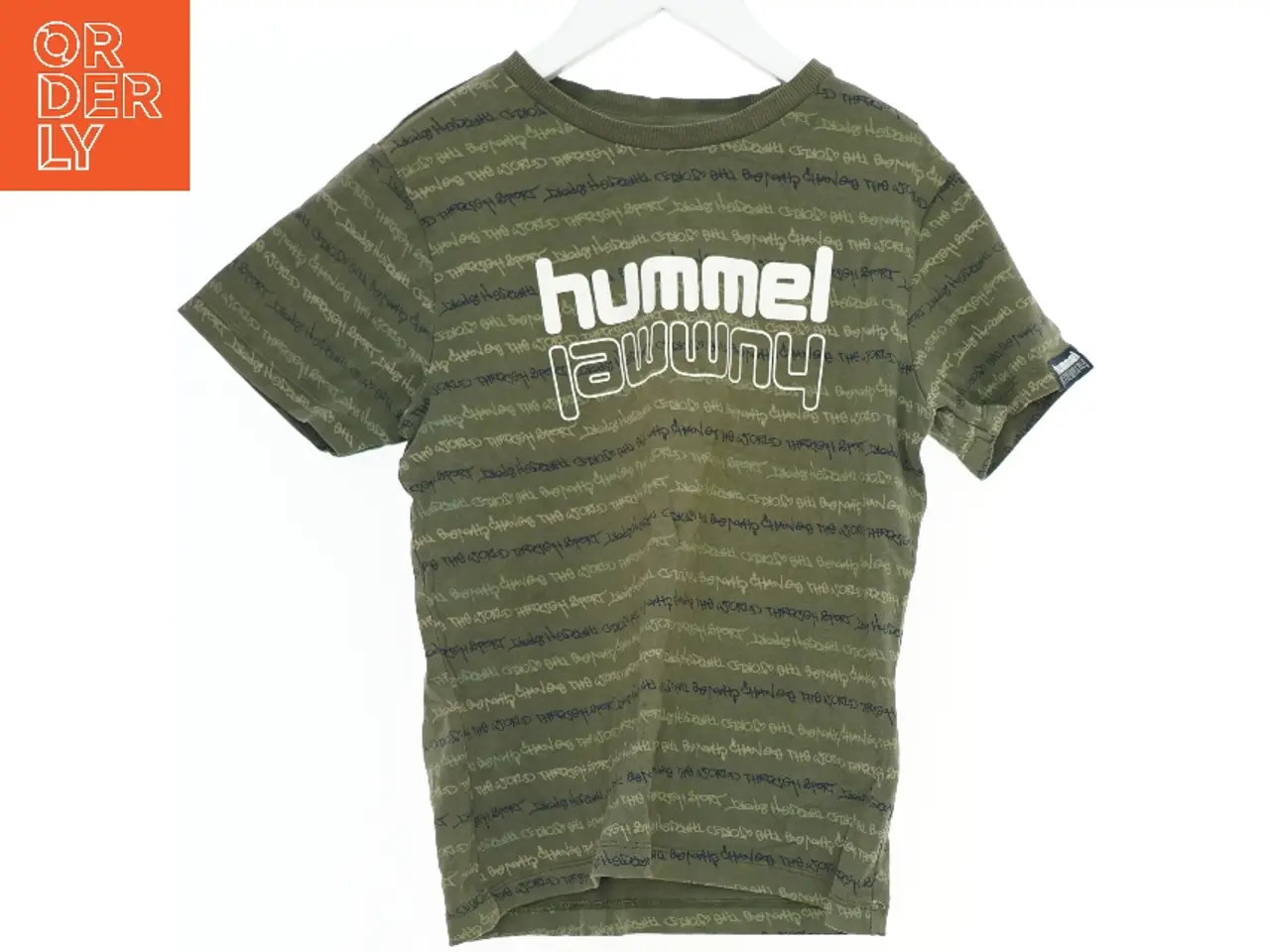 Billede 1 - T-shirt med grafik fra Hummel (str. 134)