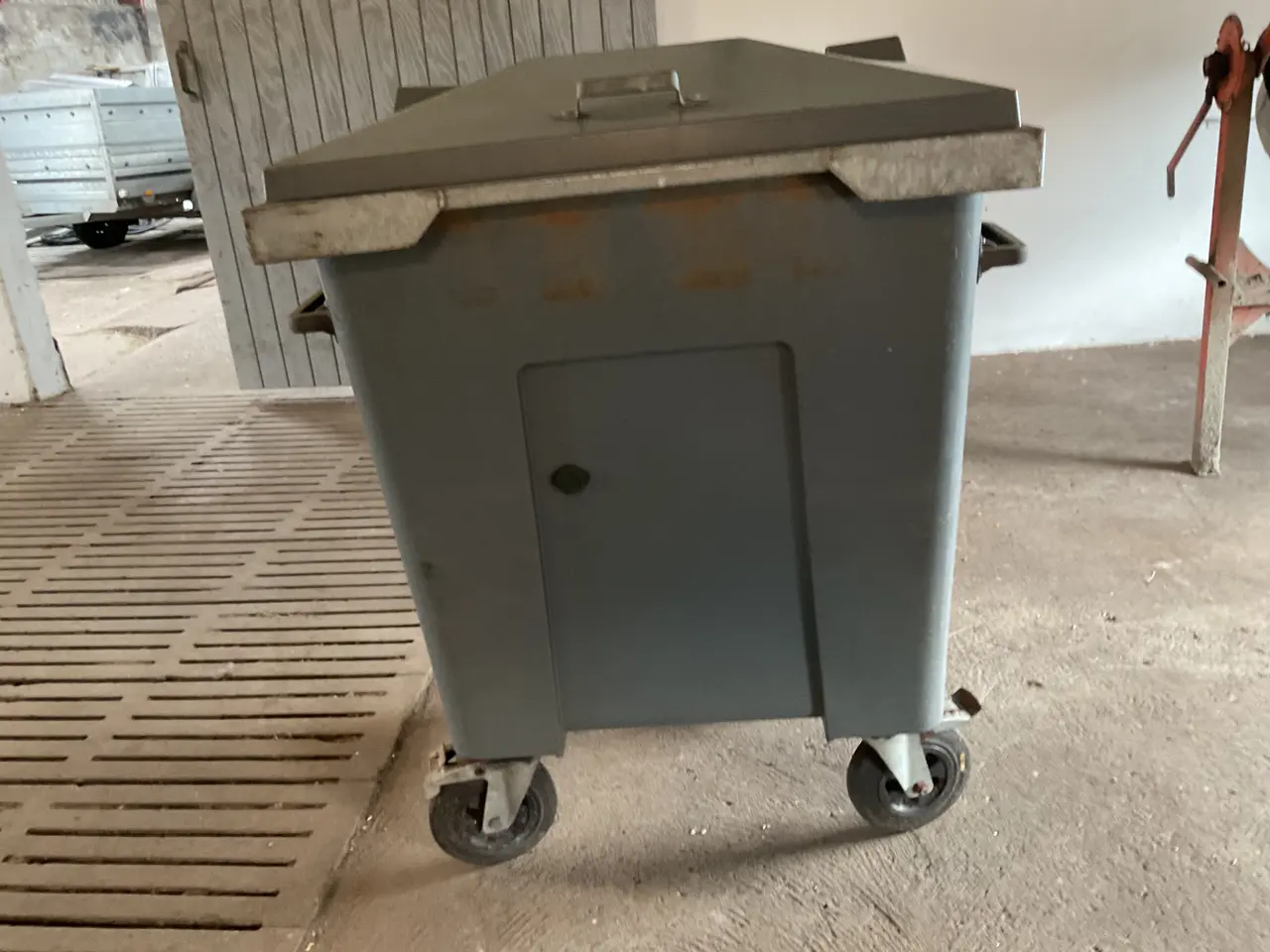 Billede 1 - Affaldscontainer