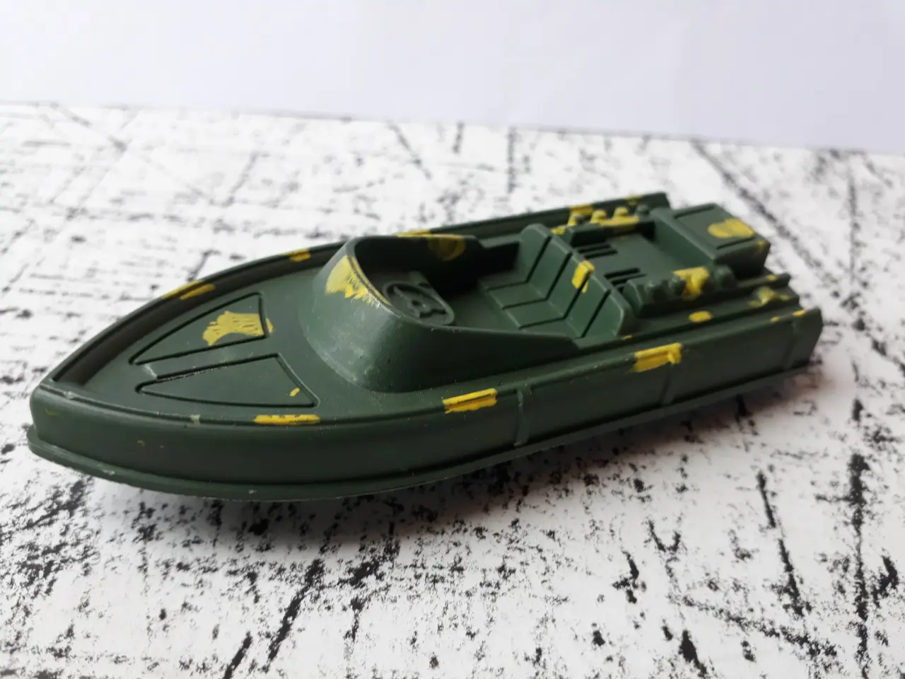 Billede 7 - Luft, Vand og Jord, Militær