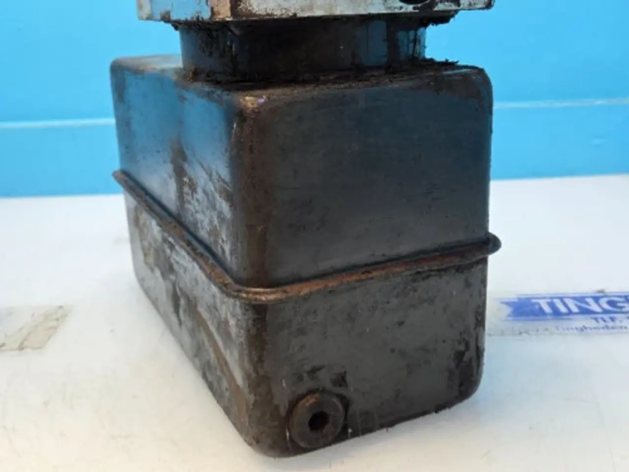Billede 9 - New Holland BB920 Bremsevæskebeholder 84023034