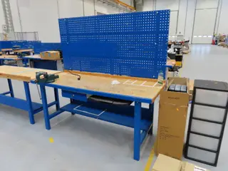 El. Hæve/sænke arbejdsbord med skruestik RIDGID Junior 140