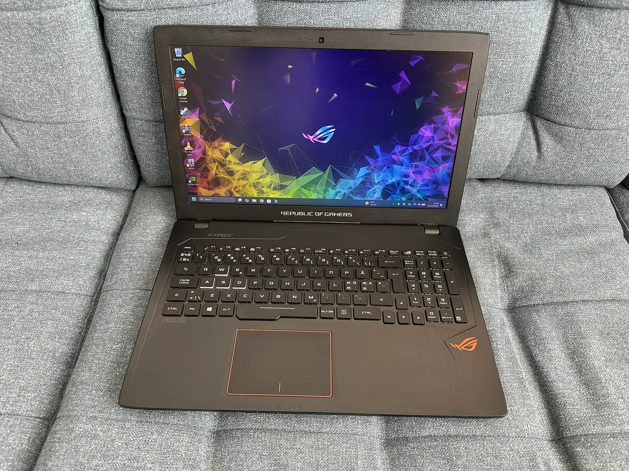 Billede 2 - ASUS ROG GL553VD, i5-7300HQ, 2.50 GHz. GTX 1050