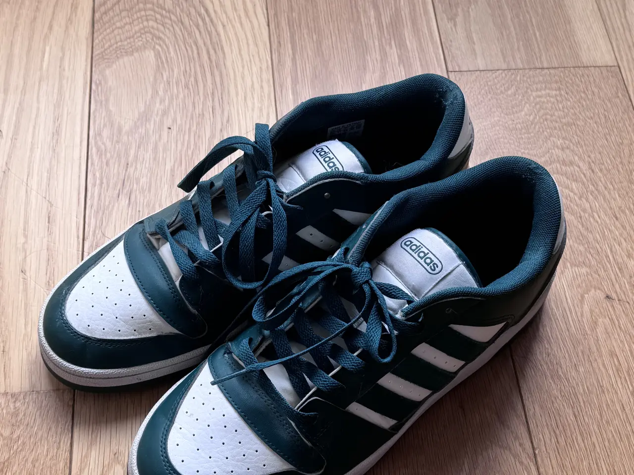Billede 3 - Adidas Shoe. Outstanding condition. Size 10 / 44 G