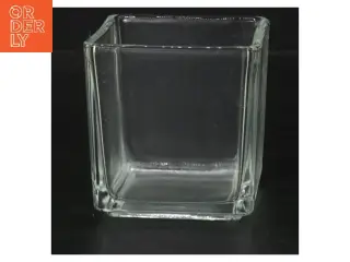Glas vase (str. 8x8 cm)