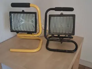 2 velfungerende arbejdslamper