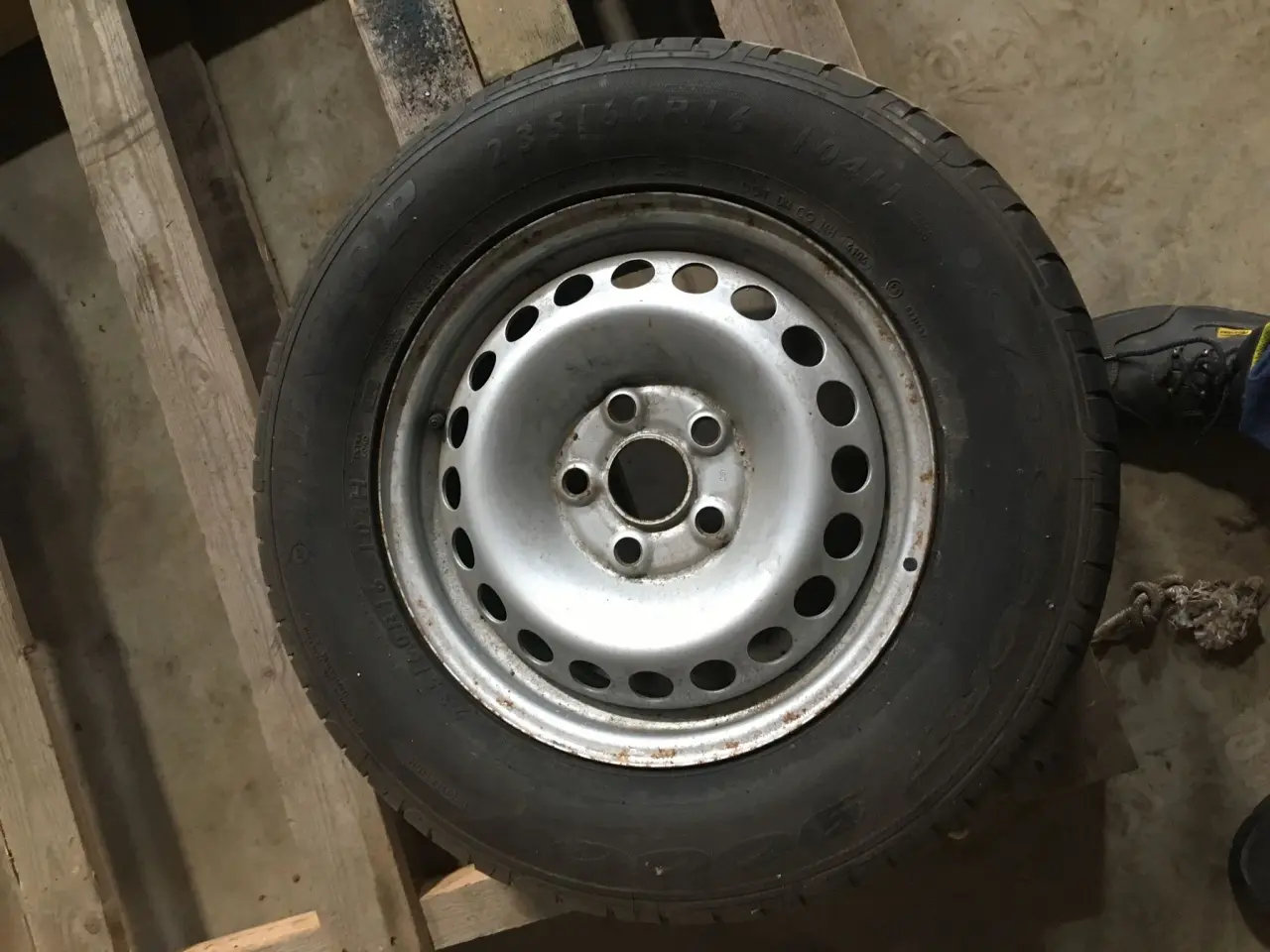 Billede 1 - 5*120 - vw 235 60 16 dæk
