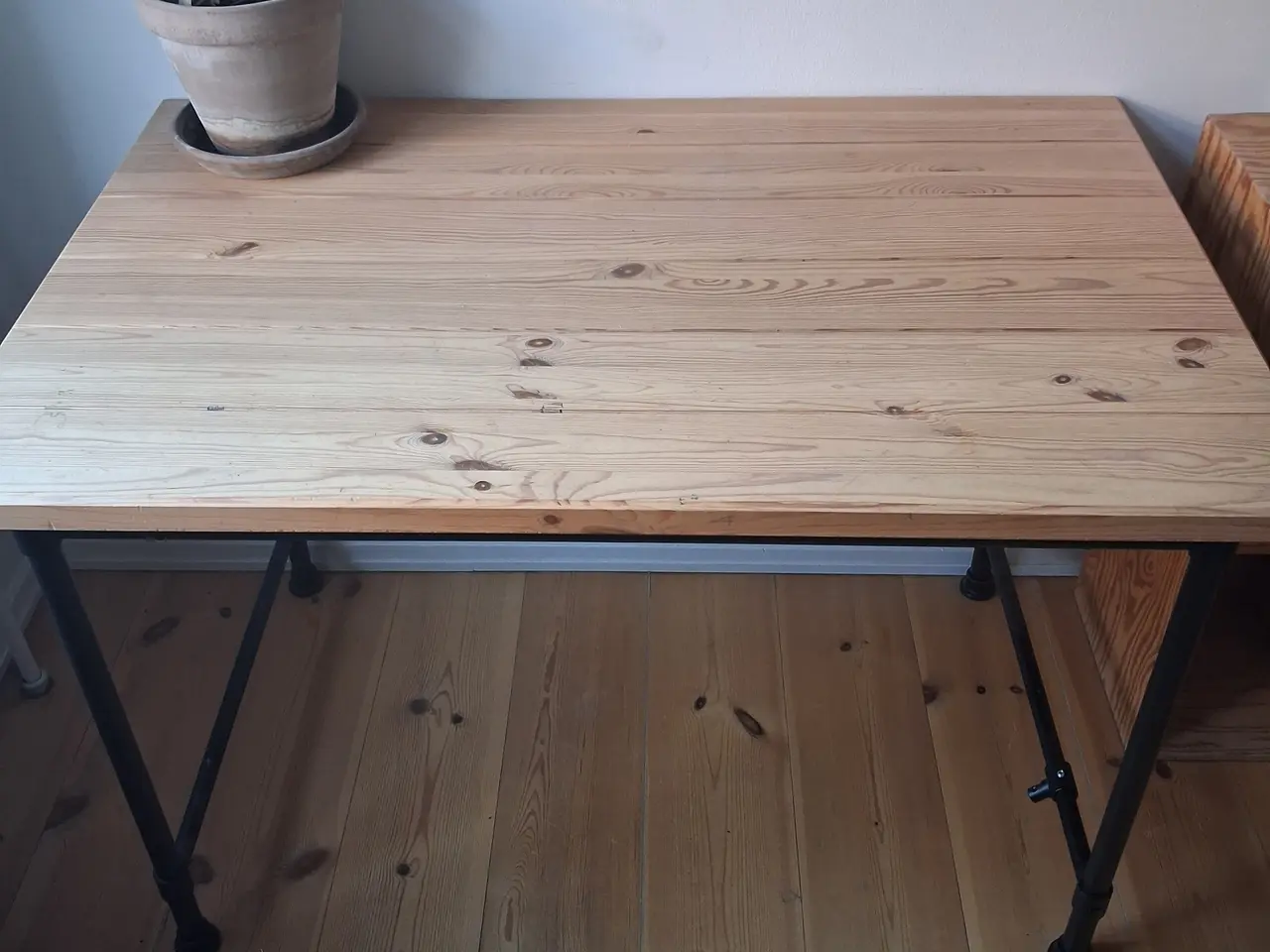 Billede 3 - Skrivebord i træ
