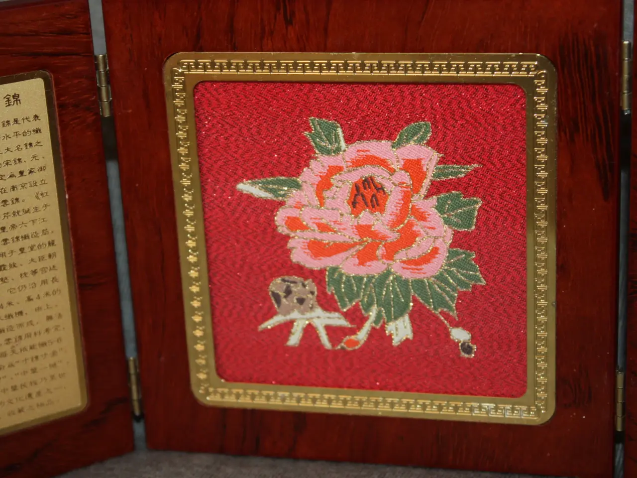 Billede 4 - Yun Brocade of China Silke og træ souvenir 13 cm