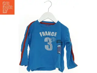 Langærmet bluse med 'FRANCE 3' tryk fra Mads & Mette (str. 98)