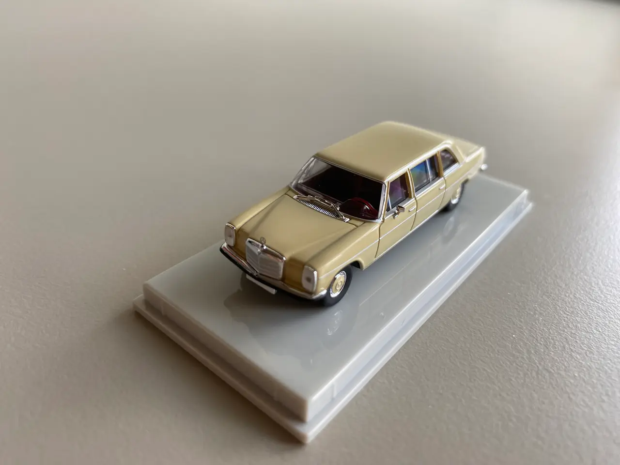 Billede 2 - Mercedes-Benz modelbil beige