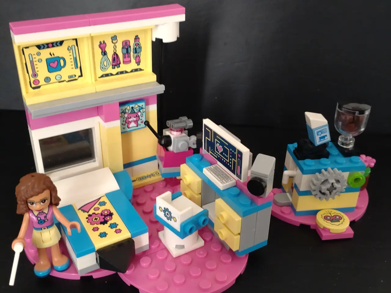 Billede 1 - Lego Friends 41329 Olivias luksusværelse