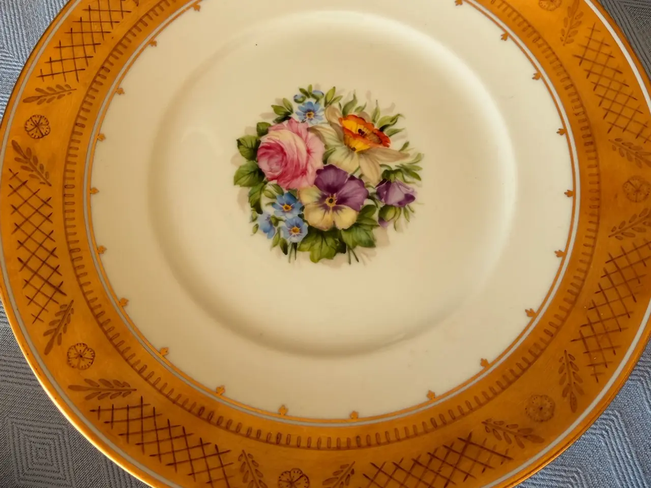 Billede 4 - Royal Copenhagen guldkurv med blomster