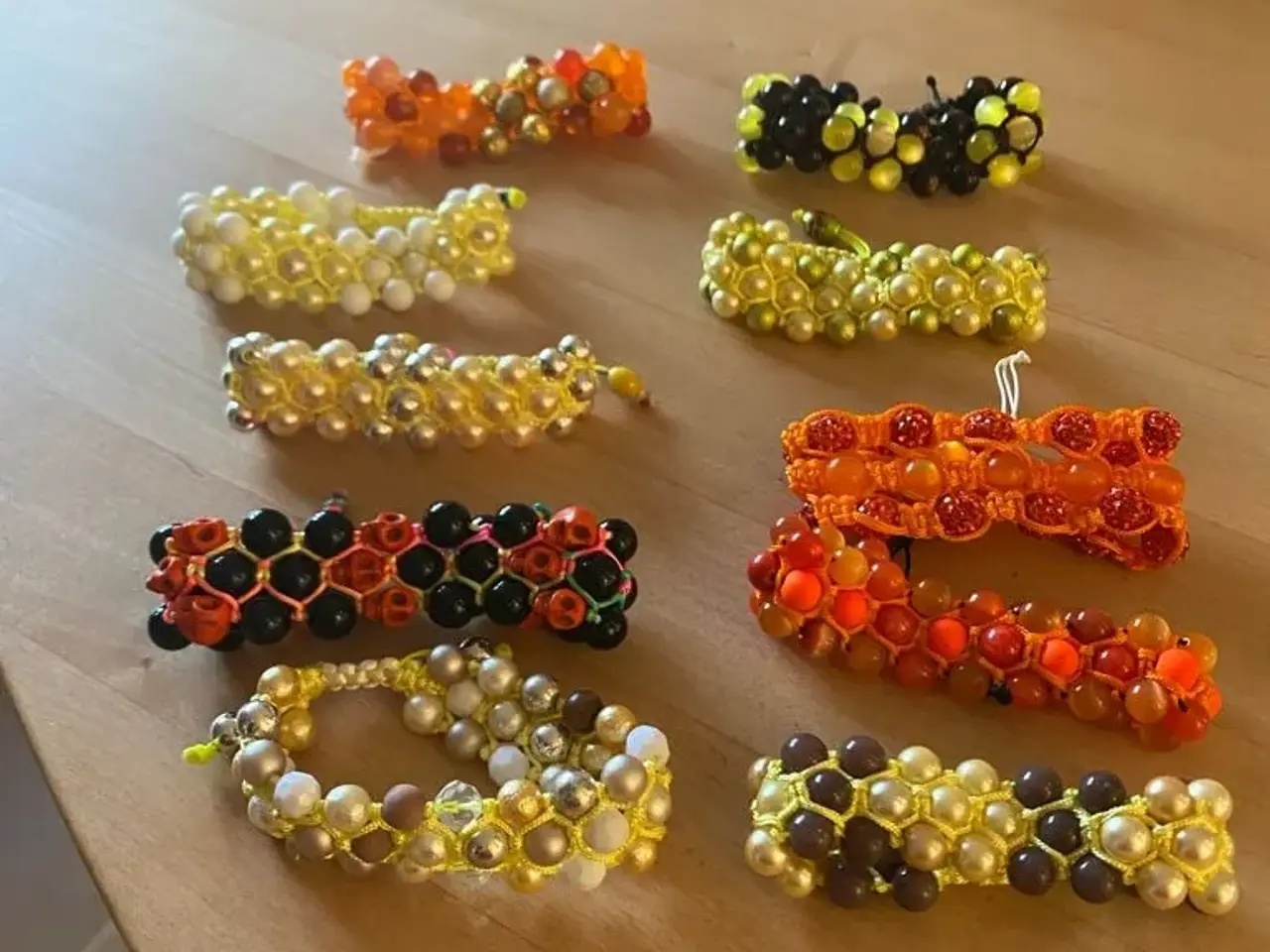 Billede 1 - Nye knyttede armbånd