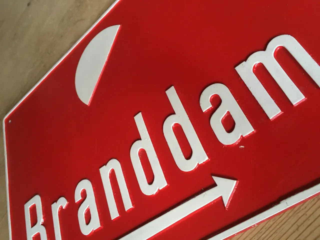 Billede 3 - Branddam skilt