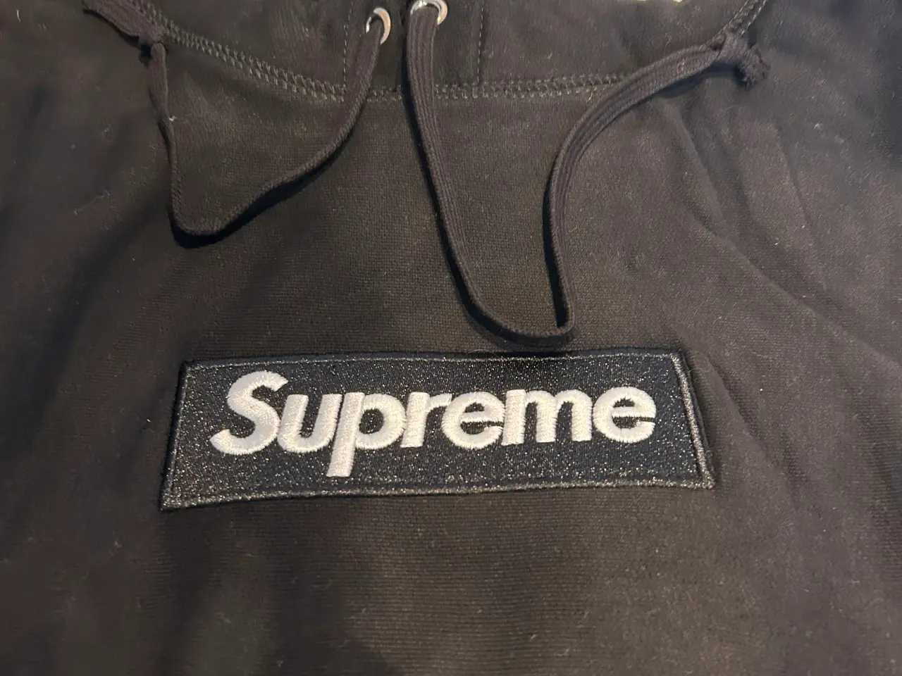Billede 5 - supreme hoodie rigtig god kval