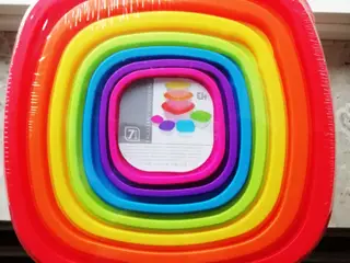 NYT RAINBOW -Farverige firkantede plastikskåle sæt