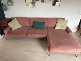 Rosa velour sofa 