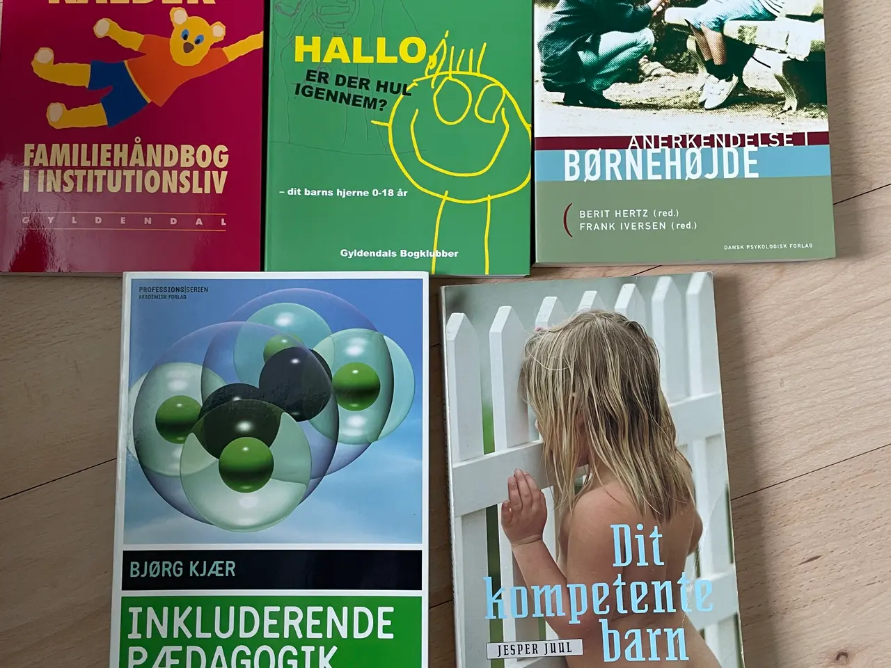 Billede 1 - Fagbøger pædagogisk arbejde