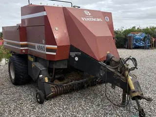 Hesston Fiatagri/New Holland 4880 S - Ballepresser / Baler - Ballestørrelse / balesize B120 H90