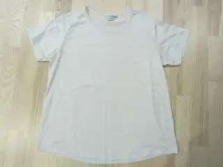 Str. M, næsten ny t-shirt