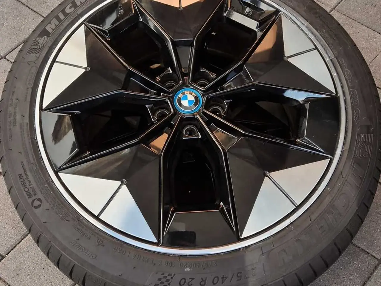 Billede 2 - BMW iX3 R19 sommerdæk
