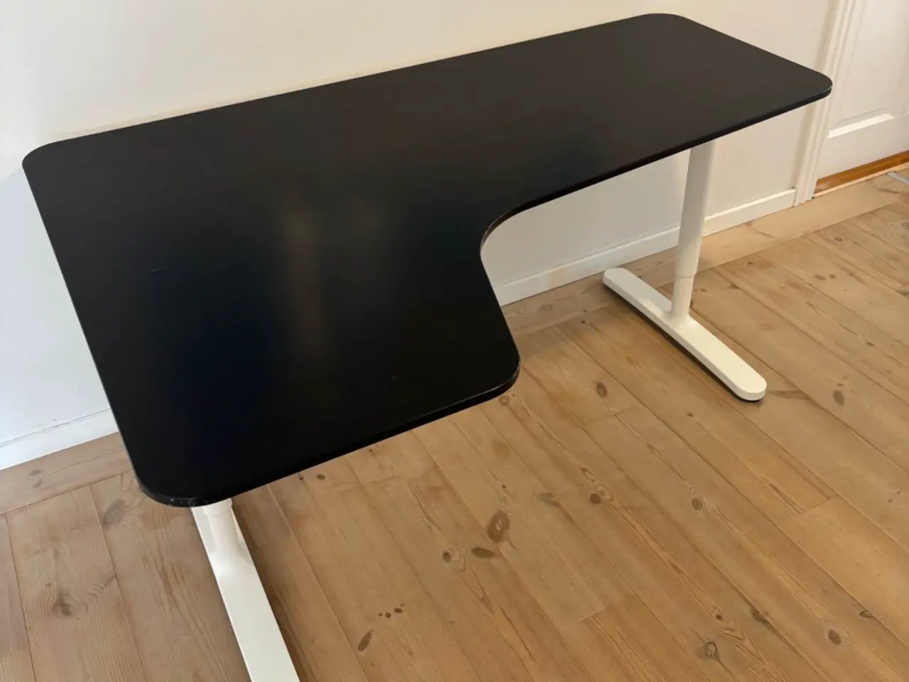 Billede 1 - Skrivebord bredde: 160 cm, dybde 100 cm