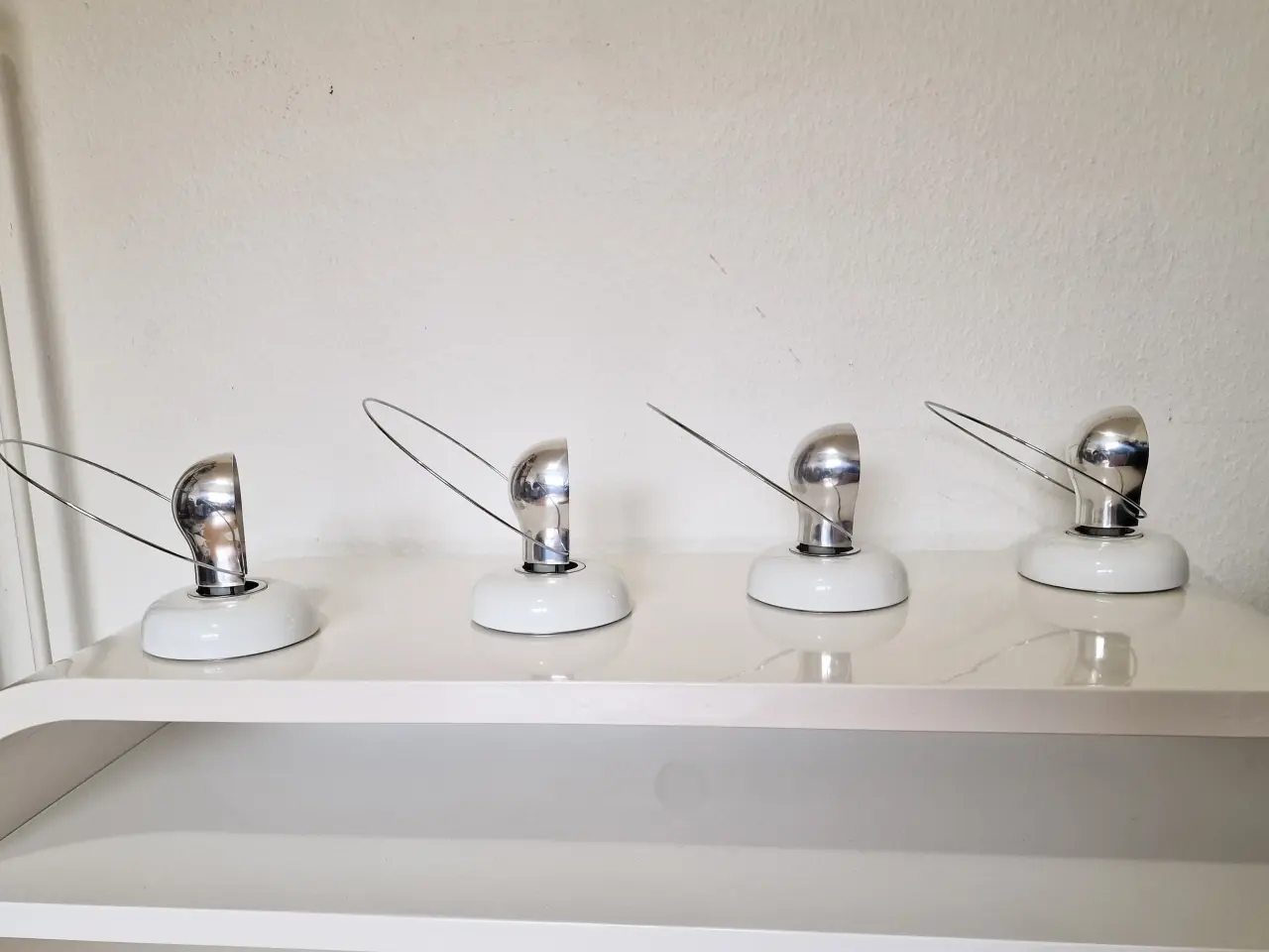 Billede 2 - 4 stk Unikke vintage 'Bisbi' væglamper.