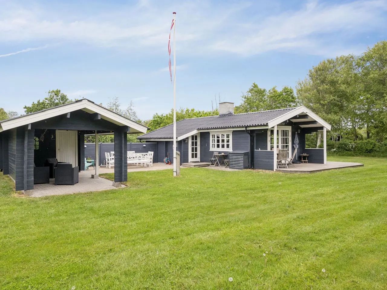 Billede 2 - Bjælkehus + carport sælges