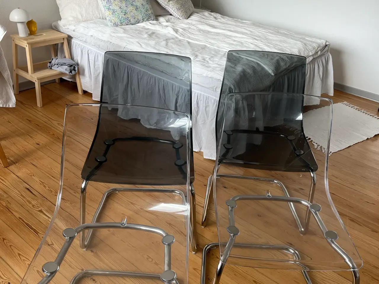 Billede 1 - 5 Spisebordstole i plastik