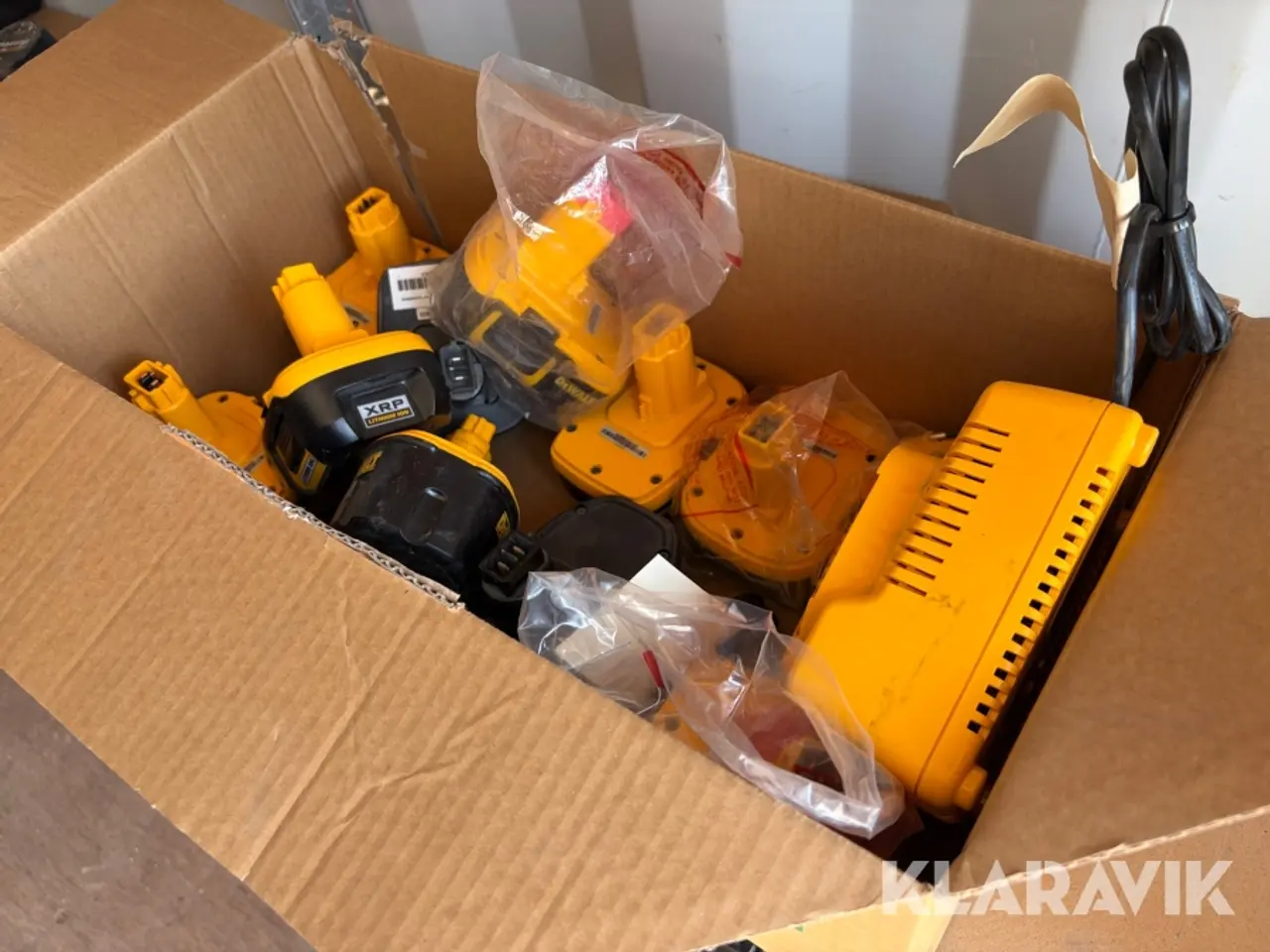 Billede 1 - Batterier og oplader DeWALT 18 V