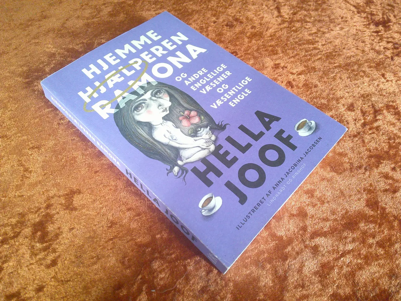 Billede 1 - Hjemmehjælperen Ramona, Hella Joof