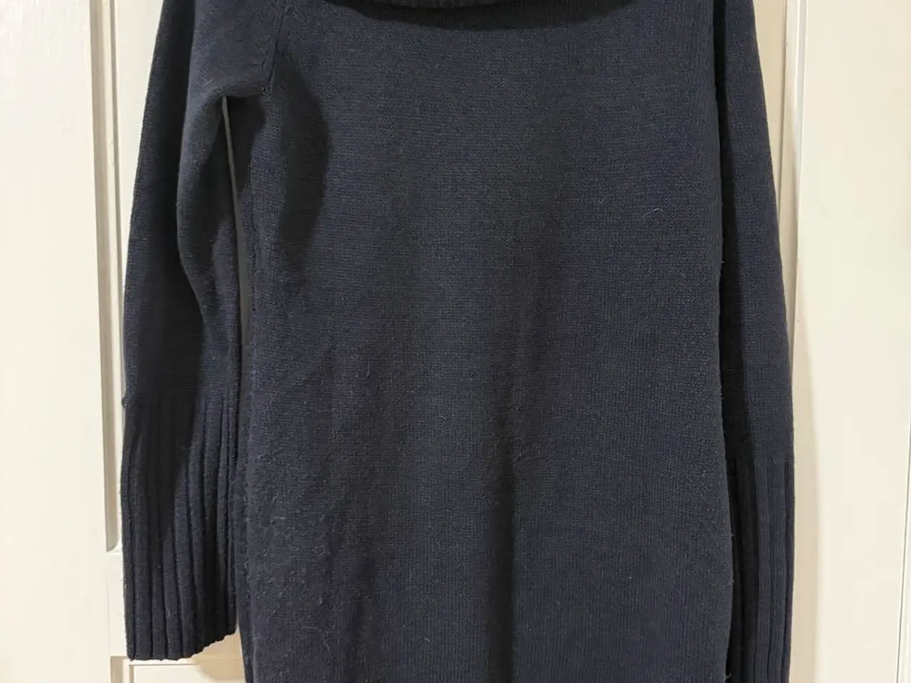 Billede 2 - Lækker H&M striktrøje med stor hals