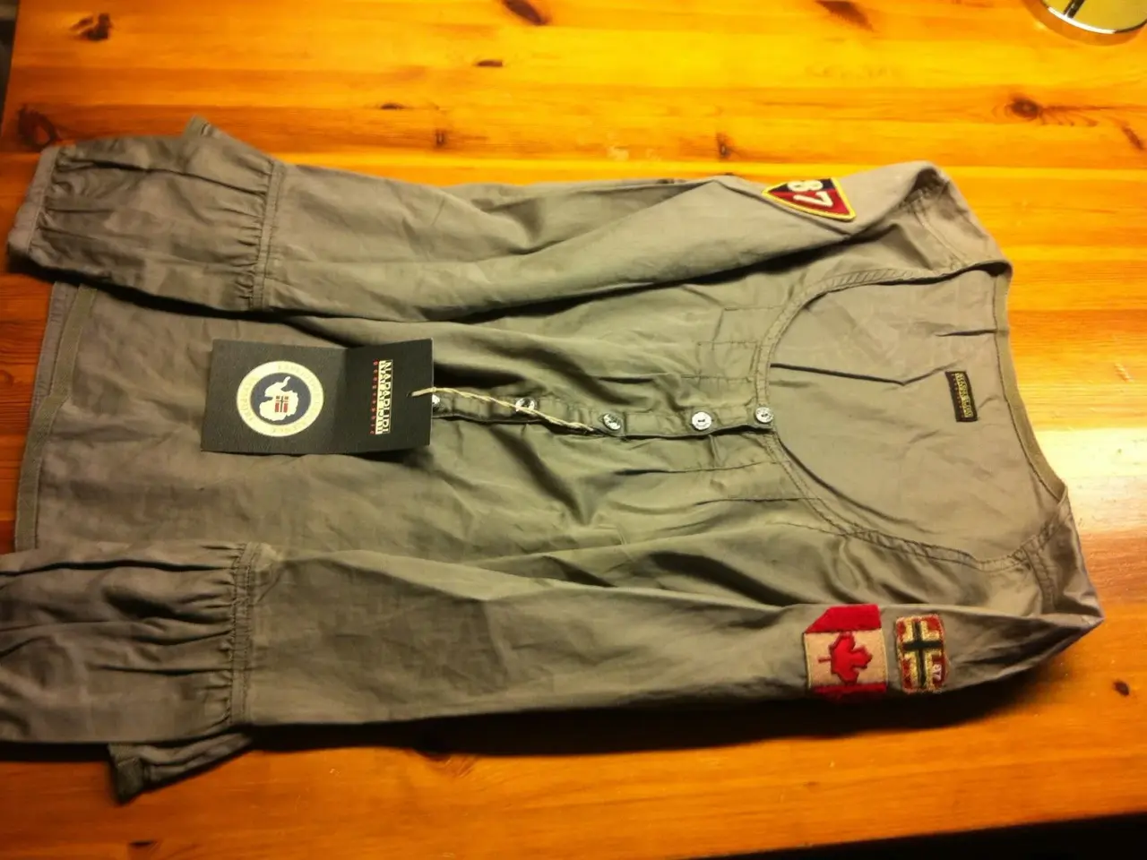 Billede 2 - Napapijri, ny bluse