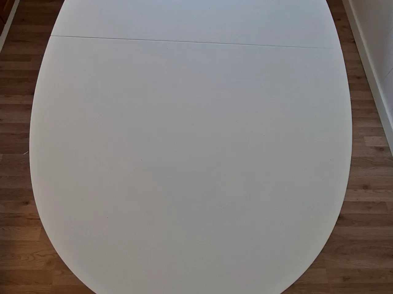 Billede 1 - Oval hvid spisebord