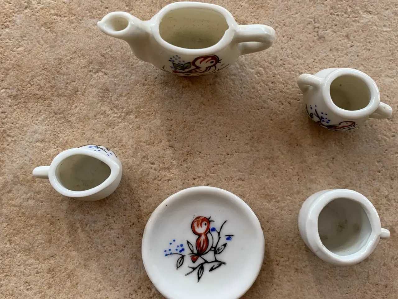 Billede 4 - Kaffestel til dukker i porcelæn