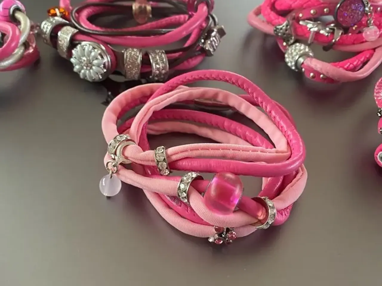 Billede 2 - Flotte armbånd