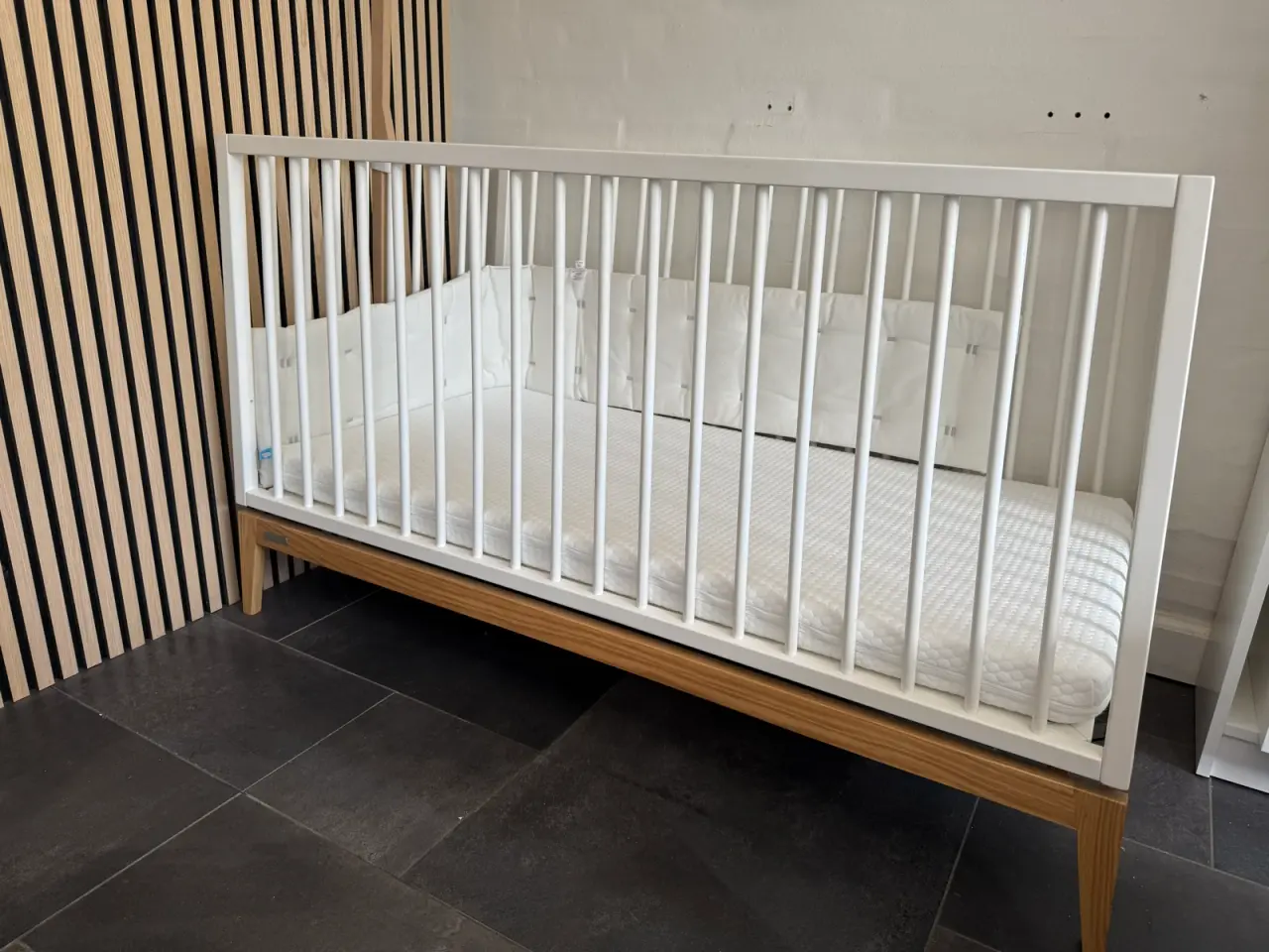 Billede 1 - Leander Luna/Linea babyseng, kommode + tilbehør