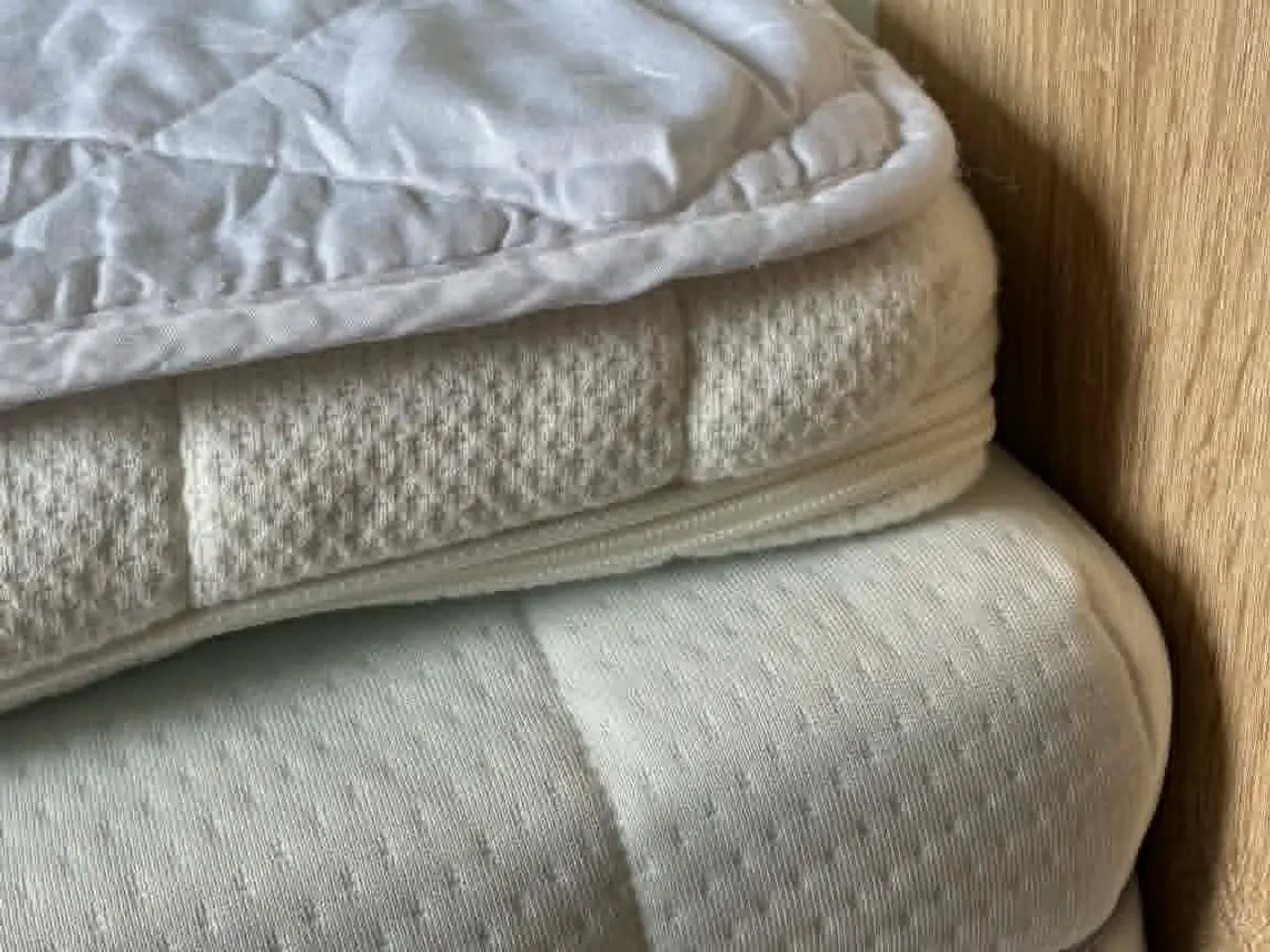 Billede 2 - Sengeramme 90x200 inkl. madras + evt. topmadras