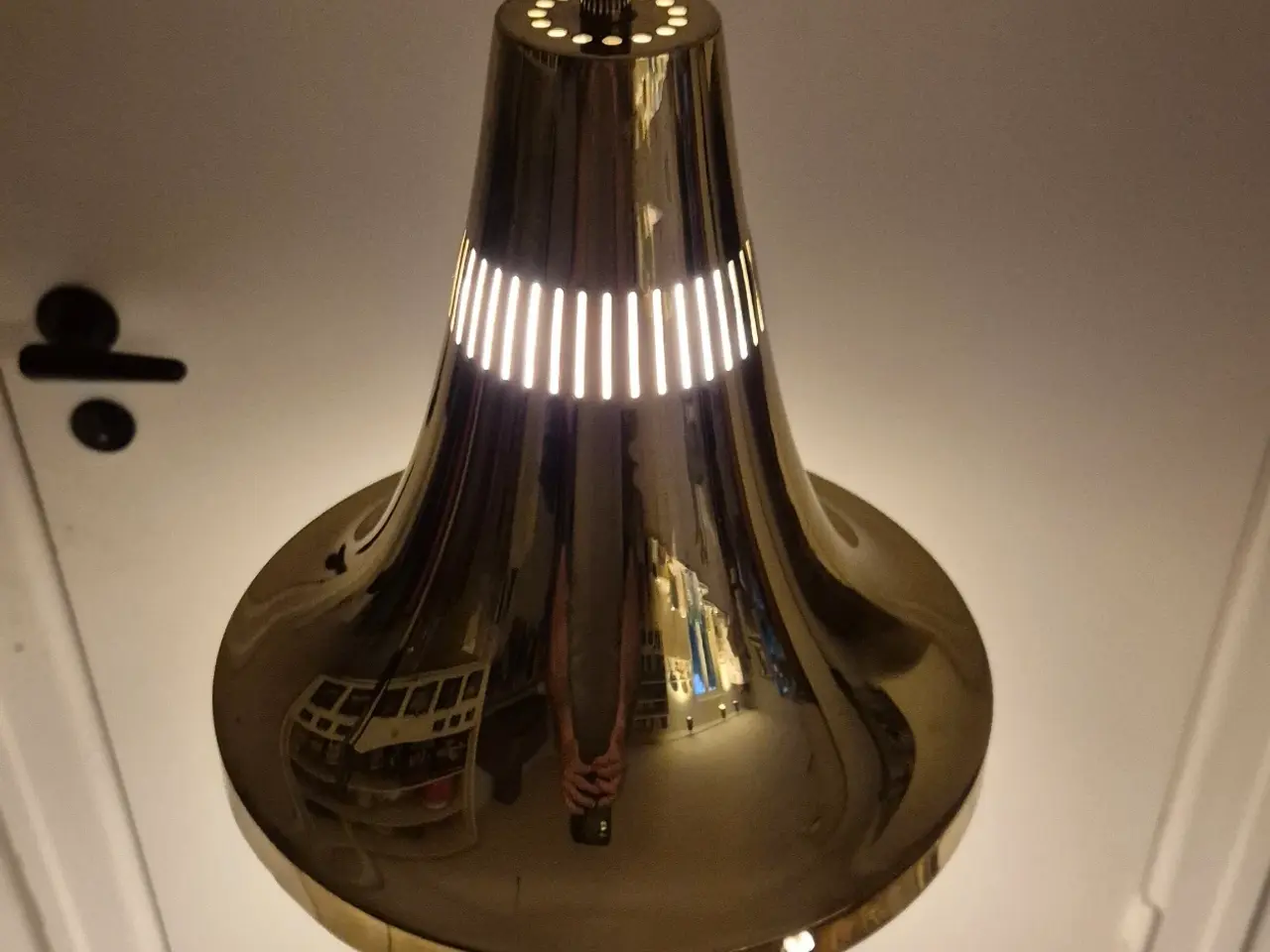 Billede 2 - Smuk svensk designerlampe i skinnende messing