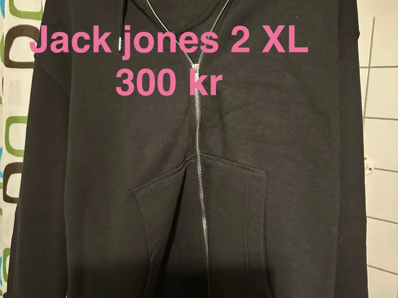 Billede 1 - Sort hætte bluse tyk varm str XL
