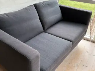 Kragelund sofa i gråt stof