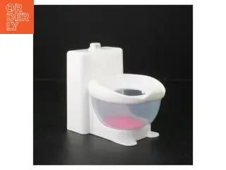 Toilet (str. 14 x. 11,5 cm)