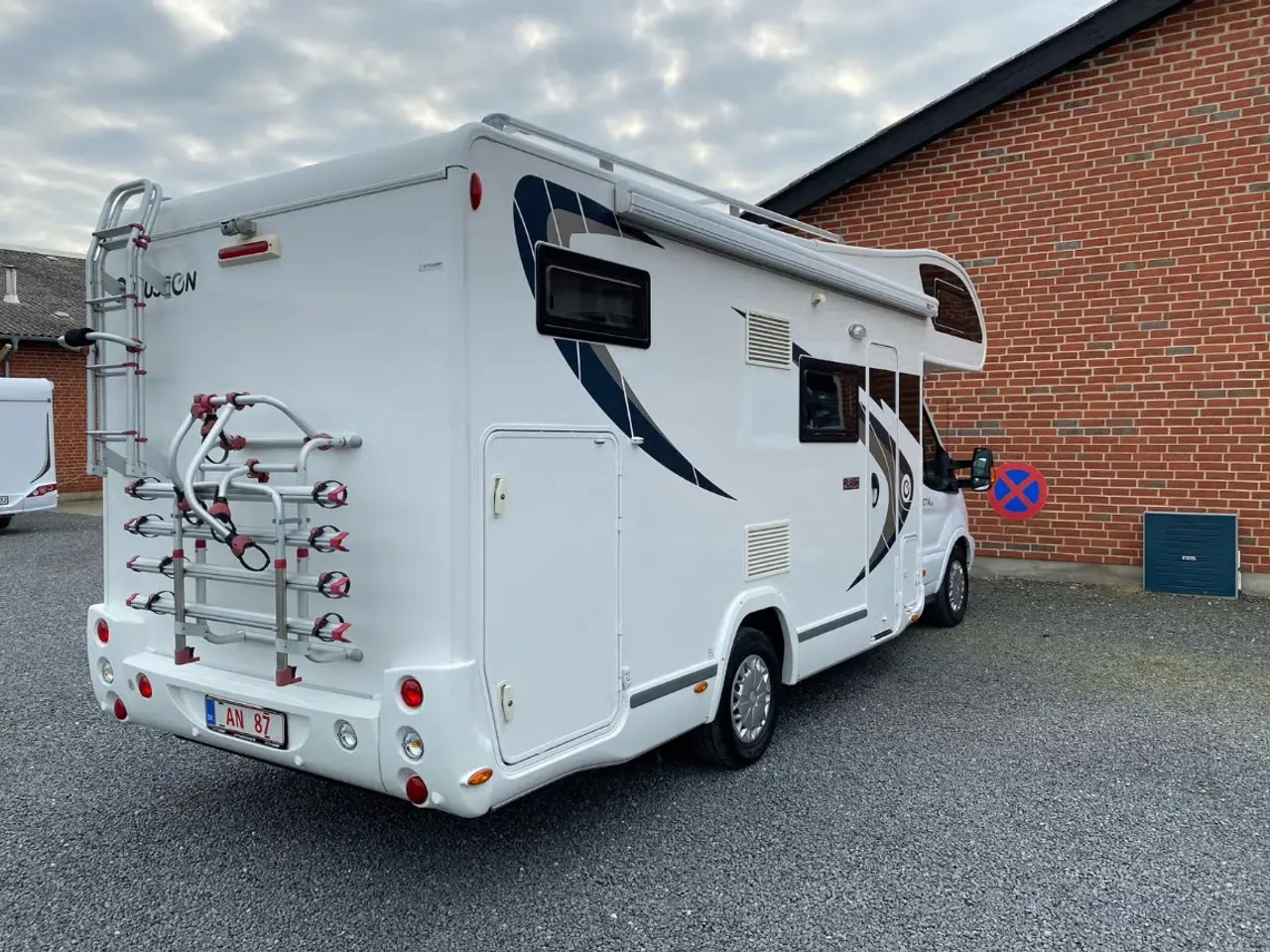 Billede 4 - Ford/Chausson 6-Selers autocamper m. solceller