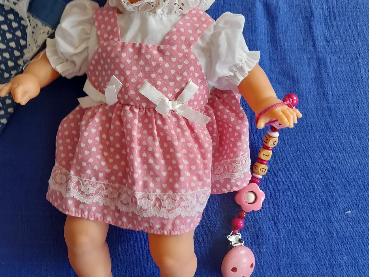 Billede 8 - Babydukke 35 cm med 12 dele tilbehør.