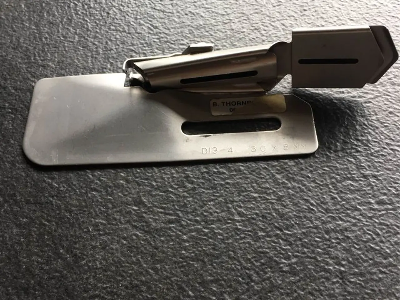 Billede 1 - Kantbåndfod fra nedlagt systue