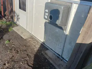 Bordplade med alu underramme