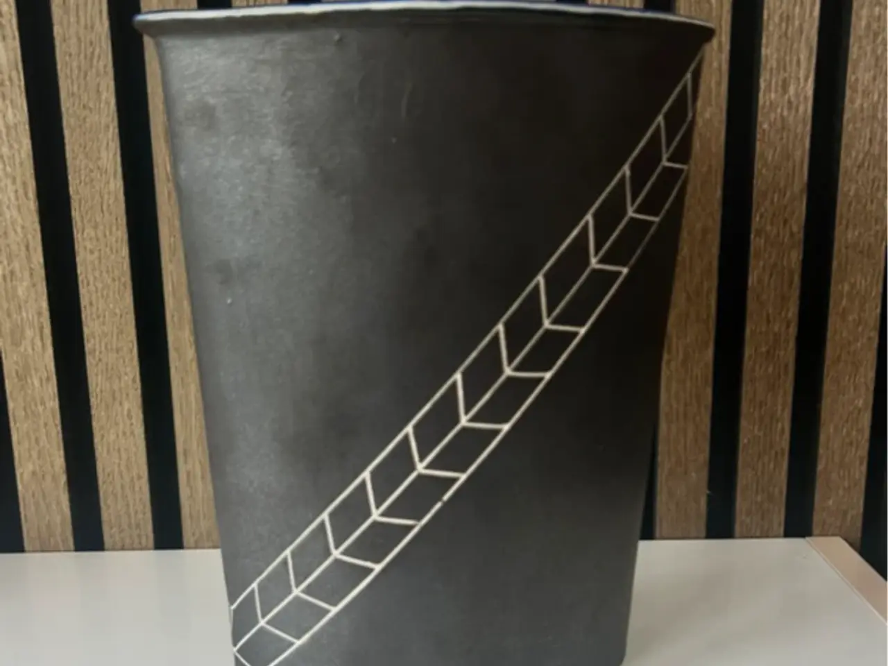 Billede 1 - Smuk dansk designvase af Christian Bruun